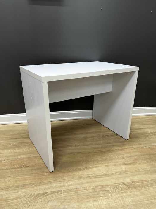 Стіл / манікюрний / будуарний / косметичний / письмовий / парта