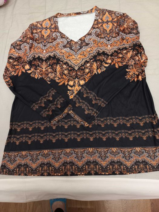 Футболка жіноча яскрава р. 54-56