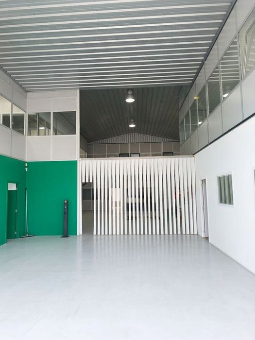 Arrendamento – Armazém / Espaço Comercial e Industrial Premium em Leiria