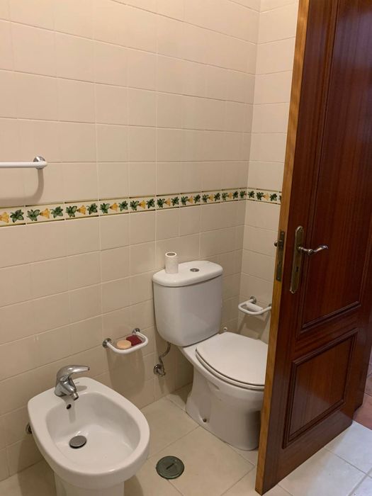 T2 + 1  95m2 úteis 165m2 brutos