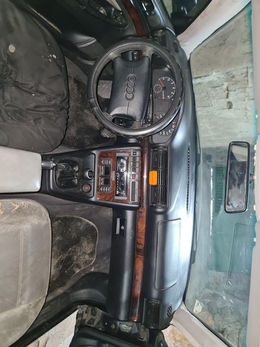 Audi A4 B5 1.6 para peças ou reparar