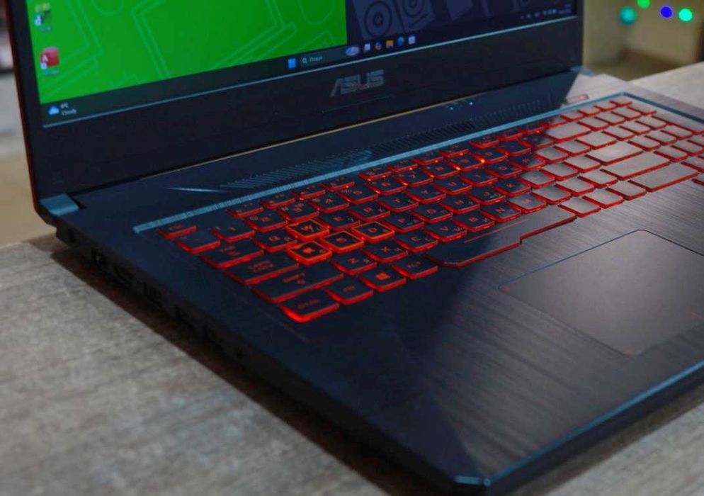 ГАРАНТІЯ Asus TUF (17"/Ryzen 5 3550H/RAM 16гб/SSD 512гб/RX 560X)TVOYO