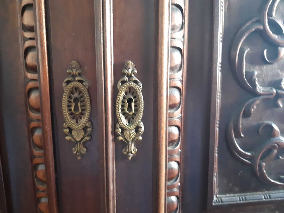 Roupeiro de 2 portas em madeira