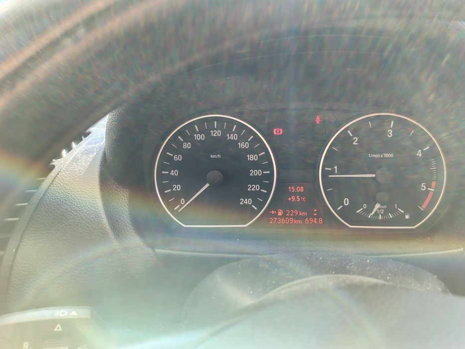 BMW  116D 1.9 equipado com android auto