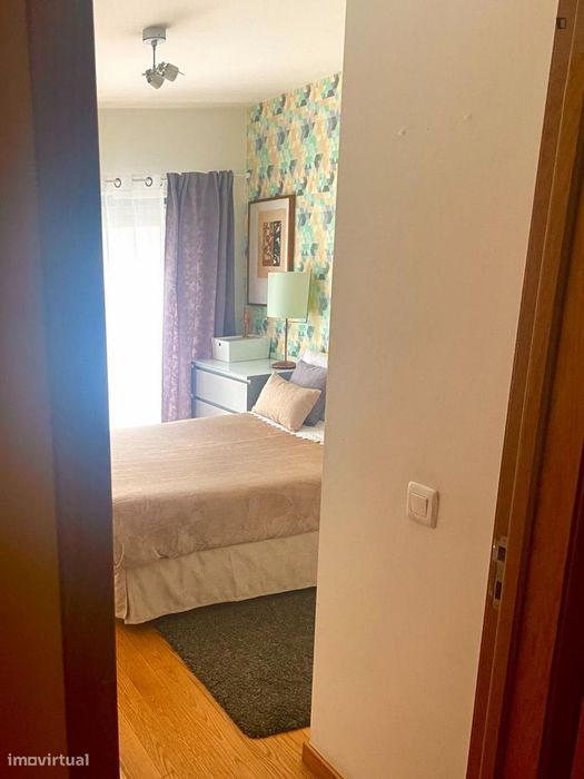 Quarto - localizado em Carcavelos Lisbon