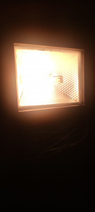 Lampa halogenowa