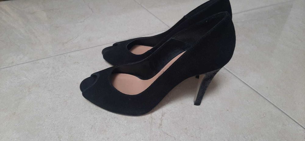 Zamszowe czółenka r. 36