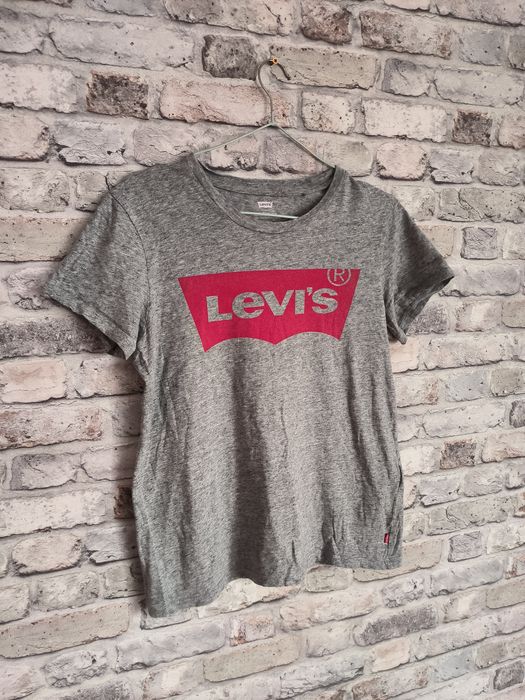 Piękny t-shirt levis