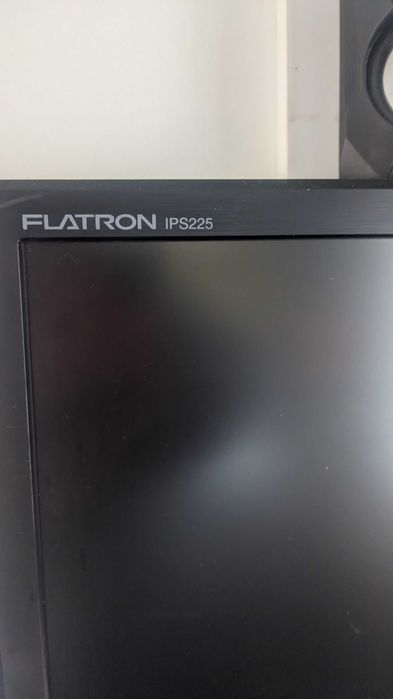 Продам монитор LG FLARTON