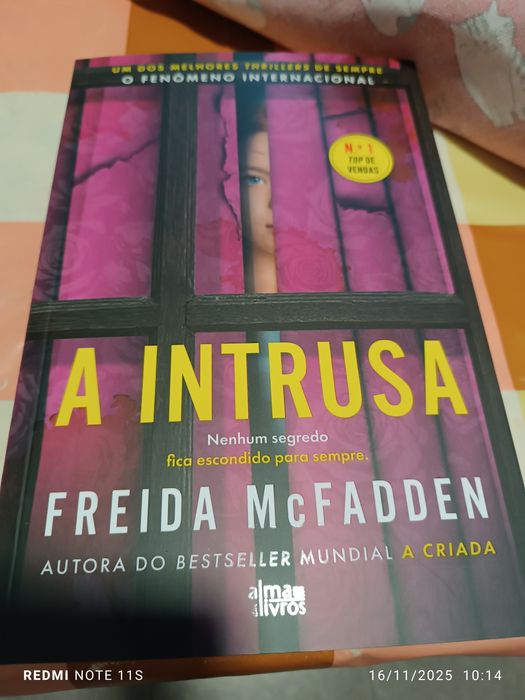 Livro NOVO a INTRUSA de FREIDA McFADDEN