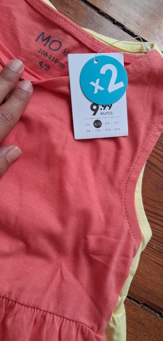 2 vestidos MO 5 anos