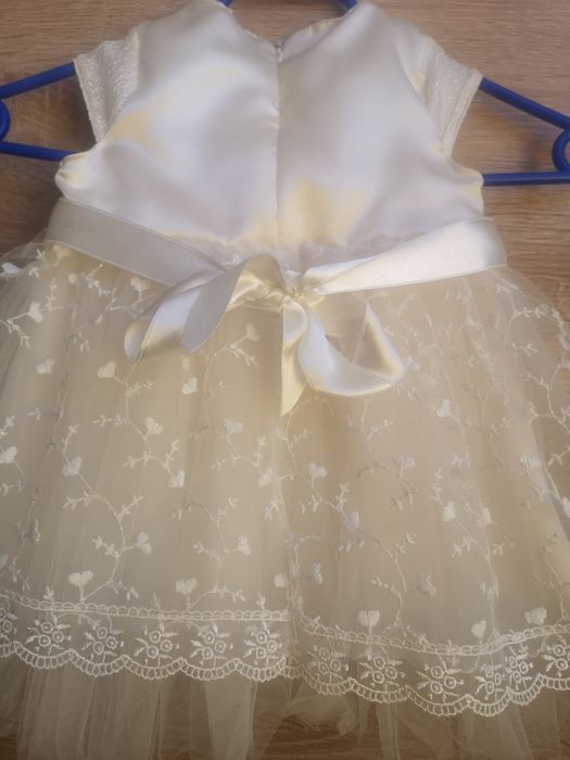 Sukienka do chrztu