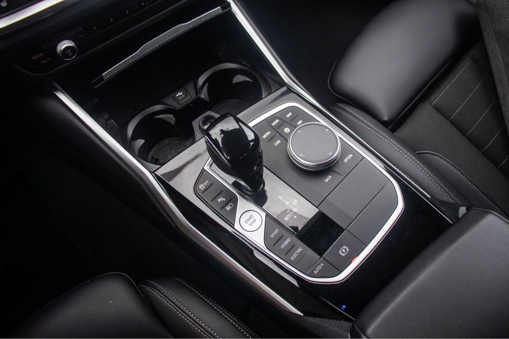BMW 330e Touring Sport Line 2022 | 292cv | Plug-In | Automática