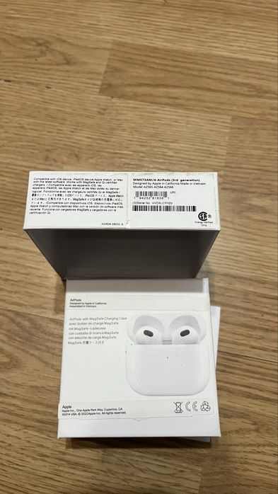 Apple AirPods III magsafe