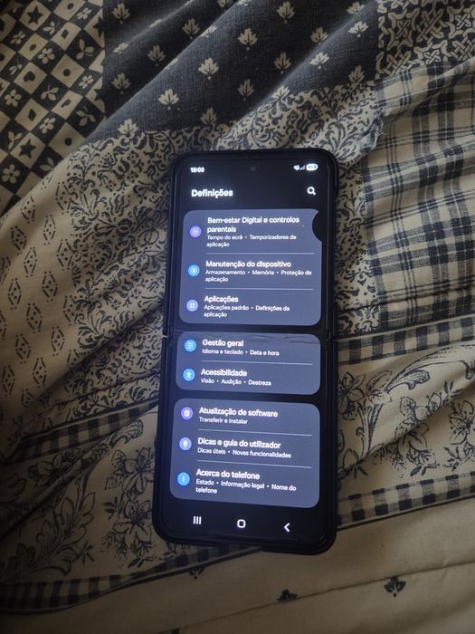 Tenho para venda este samsung z flip3