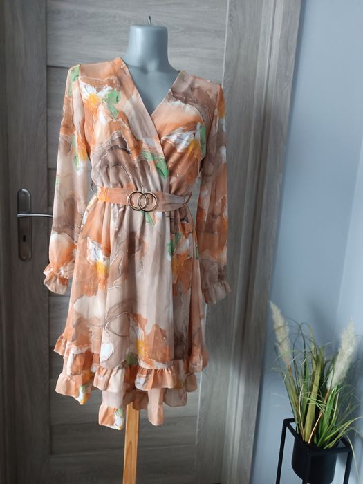 Nowa sukienka w kwiaty Made in Italy
