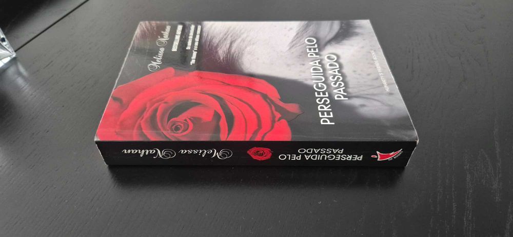 Livro " Perseguida pelo Passado" da autora Melissa Nathan