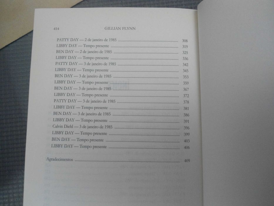 Lugares Escuros por Gillian Flynn