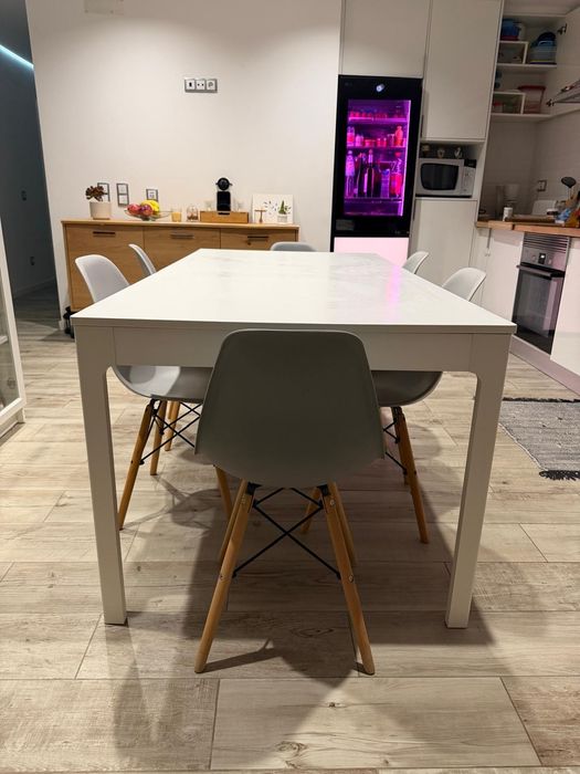 Mesa de jantar extensível branca