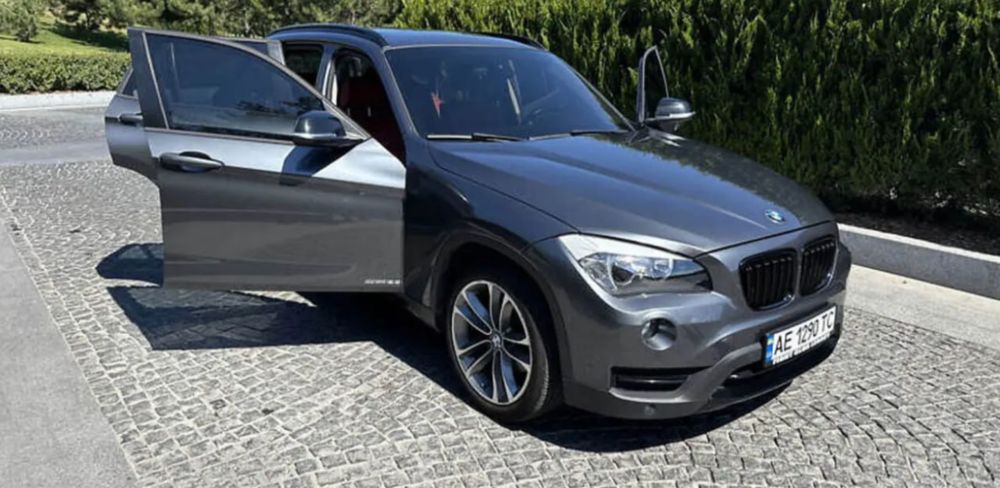 Автомобіль BMW x1