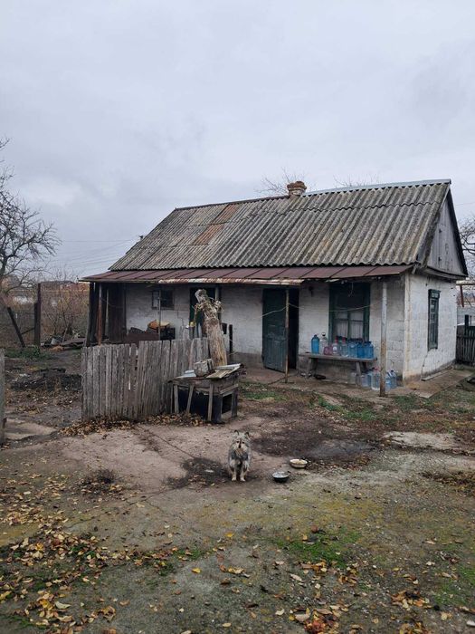 Продам газифицированный дом. Земли 44 сотки. Центр