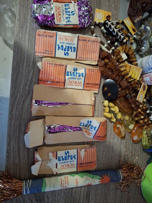 Лот дощика,на ялинку.