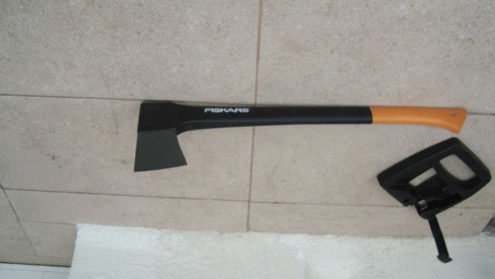 Siekiera Fiskars nowa nieużywana