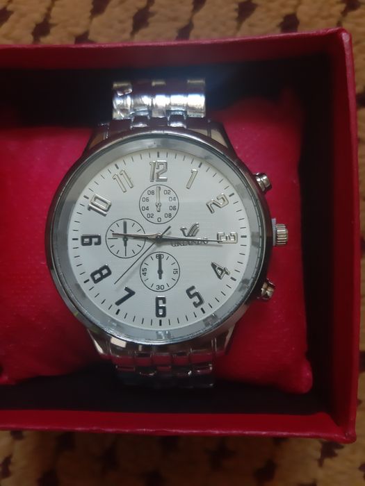 Brand-new watch, never used