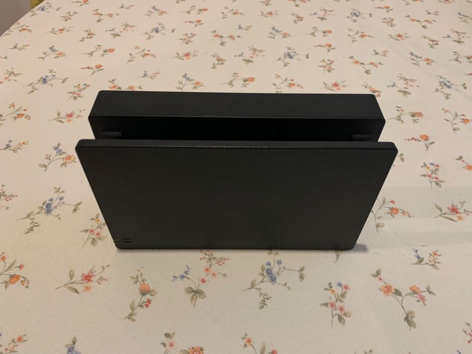 Nintendo Switch em ótimo estado com comando extra, caixa original