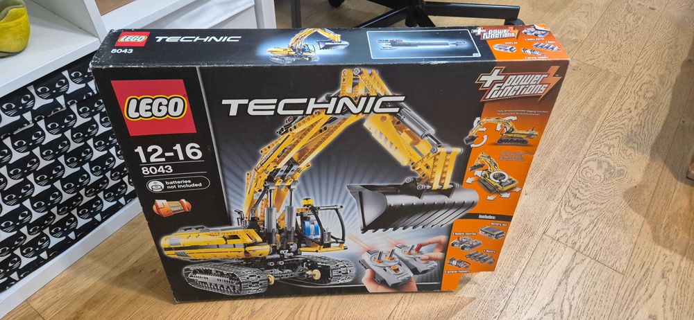 Klocki LEGO Technic Zestaw Zmotoryzowana koparka 8043