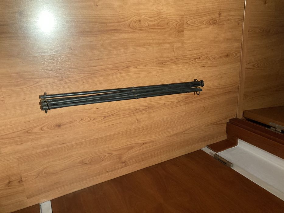 Suporte / tripe para mesa  em ferro ( antigo)