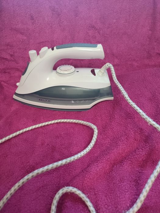 Утюг электрический Delta.