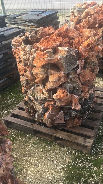 Decorativas pedras antigas naturais