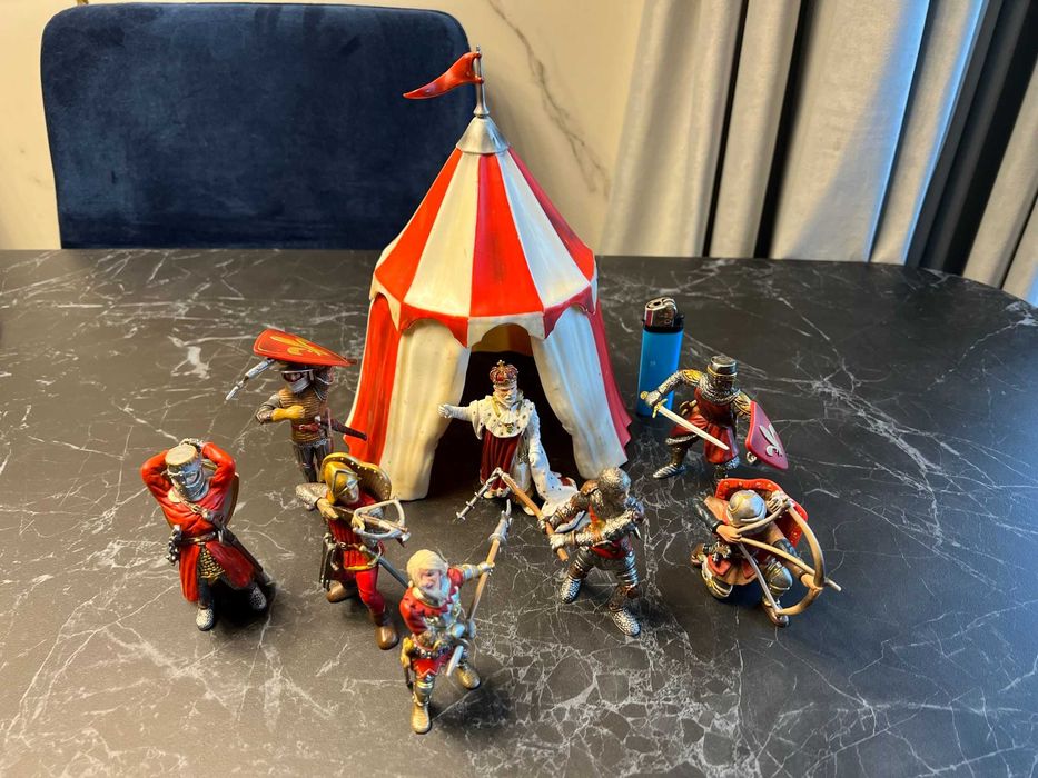 Zestaw 9 figurek Figurki Schleich Rycerze Armia Królewska, Król namiot