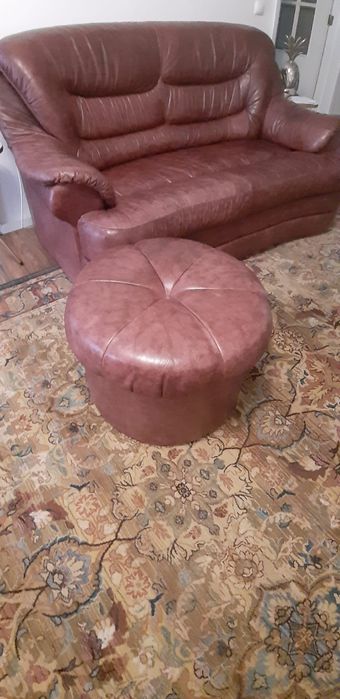 Conjunto sofás em pele