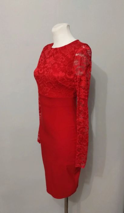 Piękna elegancka czerwona sukienka na komunię wesele chrzciny roz.38