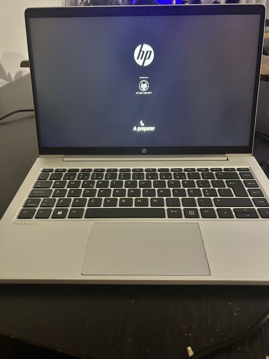 HP ProBook 445 G9 / Ryzen 7 5825U /8GB RAM / 256GB SSD- Bom estado