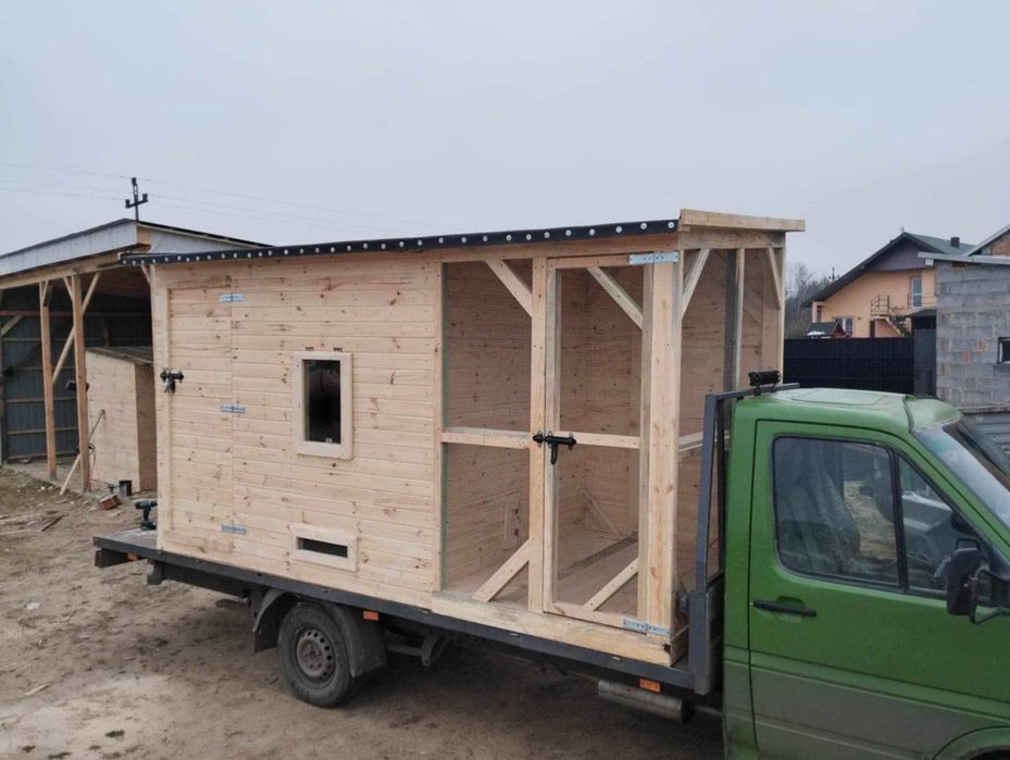 Gołębnik solidny na rusztach