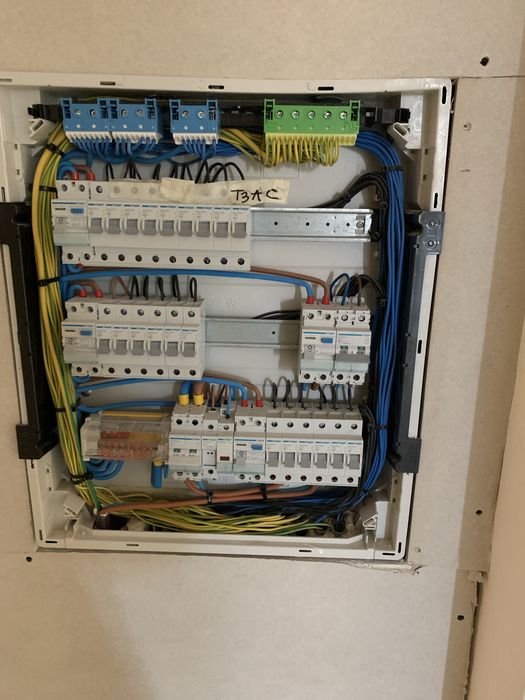 Eletricista e avac