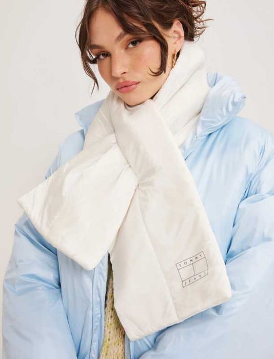 Женский утепленный белый шарф Tommy Jeans оригинал