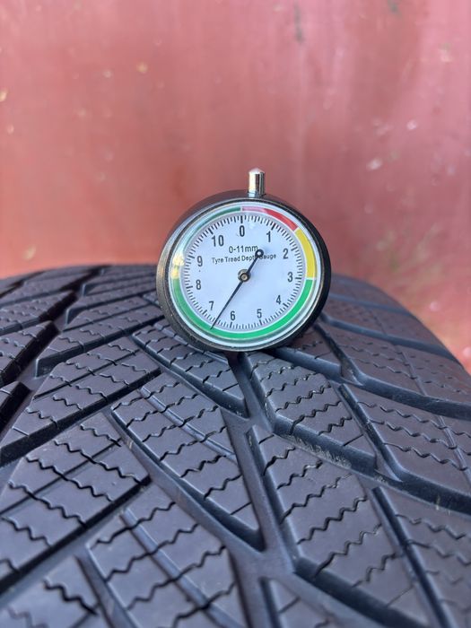 245/45/20 R20 Brigestone Blizzak LM 001 зима 1 шт