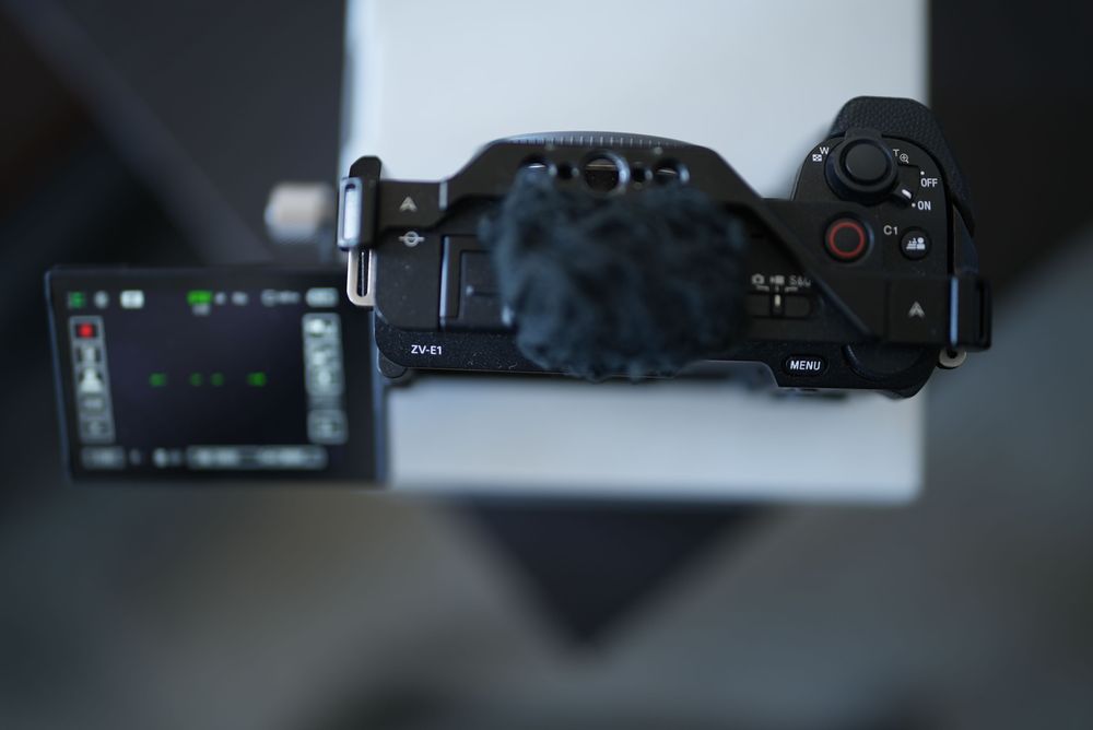 Sony ZV E1 - Full Frame + Cage Smallrig