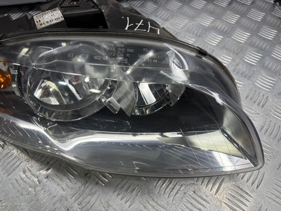 Фара правая Audi A4 B7  ауди а4 б7 8e0941004aj