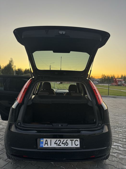 продам Fiat punto (grande) 1.4 чорний Автомат