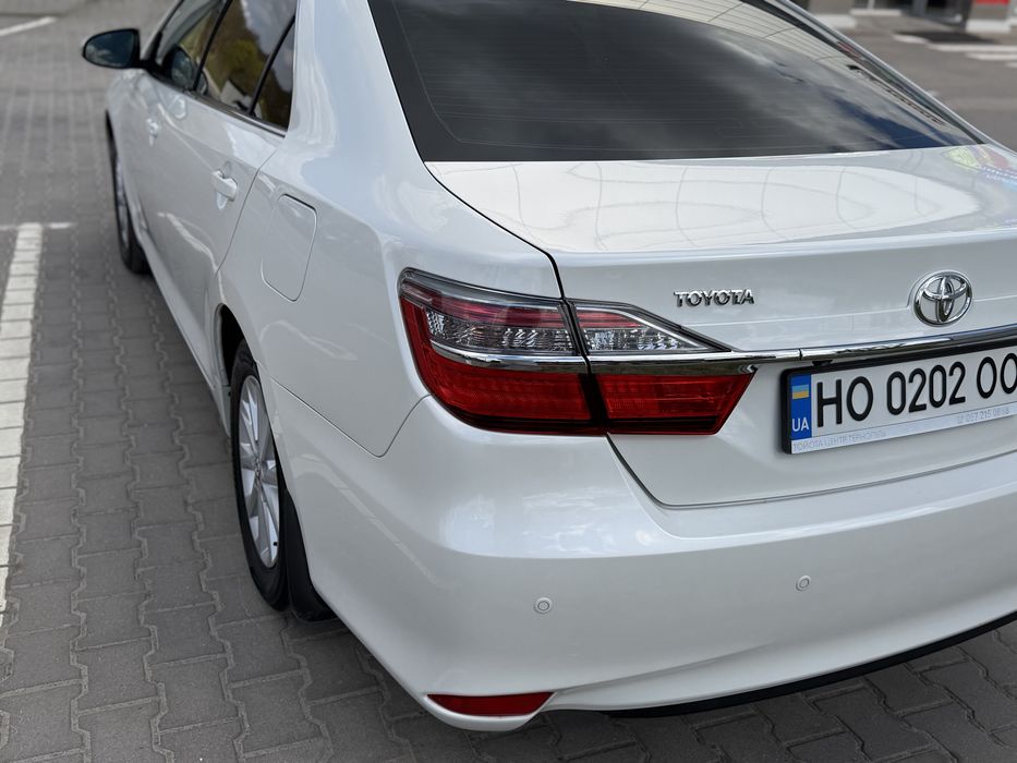 Toyota camry 55 2015
