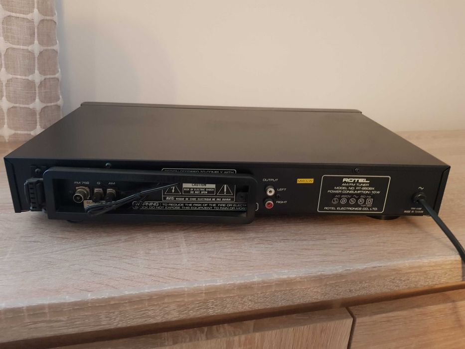 Rotel RT-950bx - klasyczny tuner stereo AM/FM