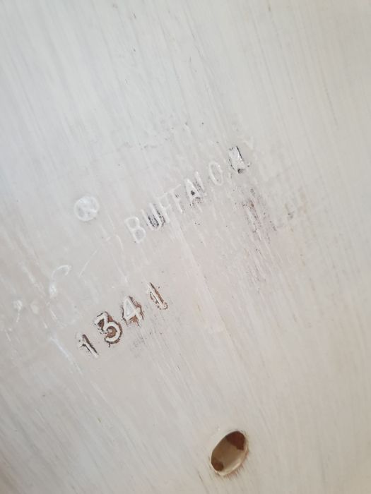 Cadeirão de madeira 
Wooden arm chair with count