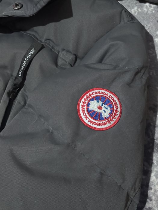 Пуховик Canada Goose