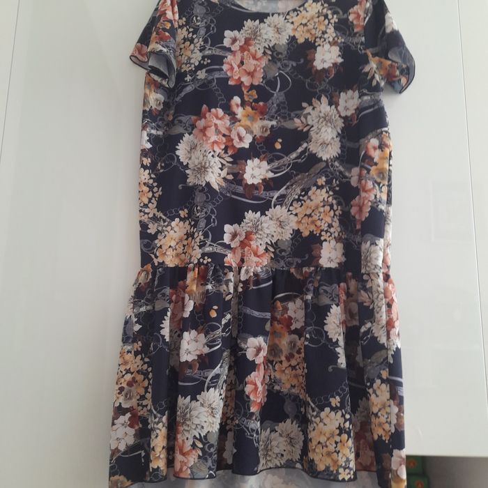 Sukienka w kwiaty rozm 44