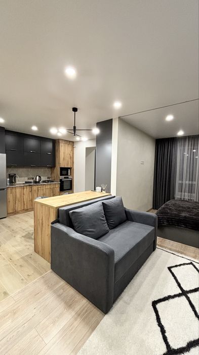 Подобово. Центр. ЖК Домбровський.